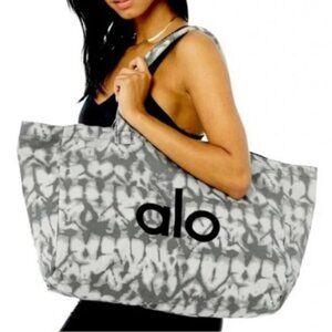 ALO Yoga Tie Dye Shopper Tote Bag